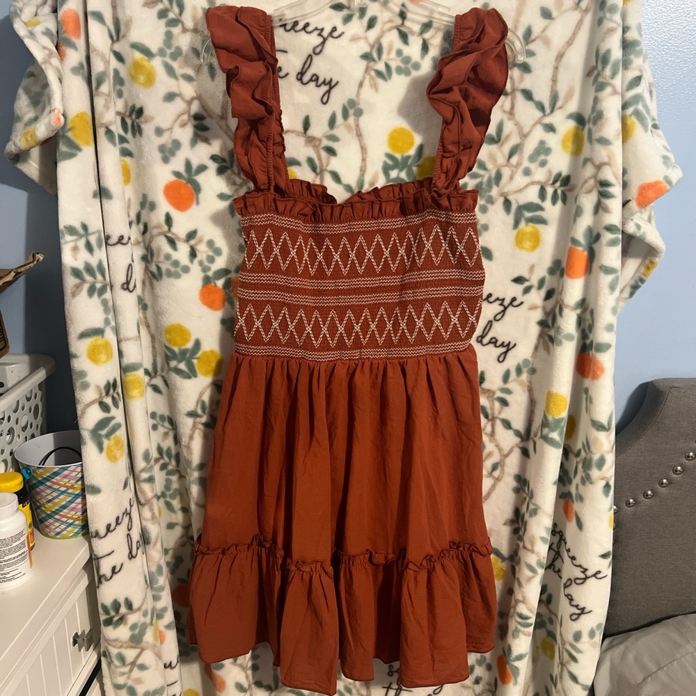XL rust brown baby doll dress with ruffled sleeves